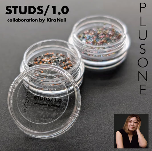 【KiraNail fumiプロデュース】PLUSONE STUDS / 1.0（550粒入り） KiraNail fumi Produce – PLUSONE STUDS / 1.0 (550 pcs)